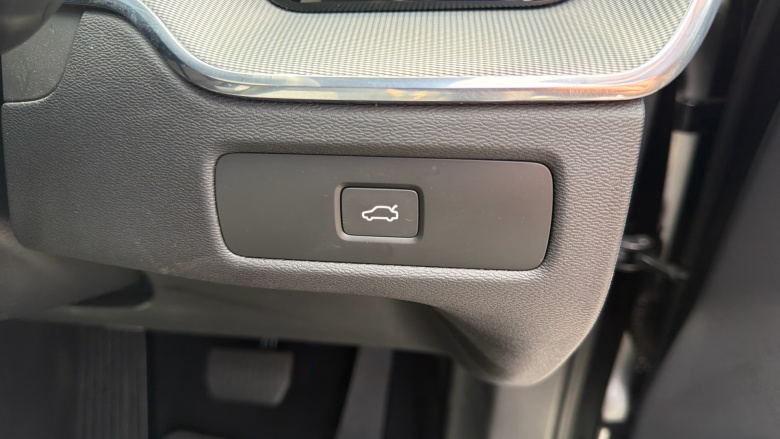 Volvo XC60 2.0 B5P Plus Black Edition 5dr AWD Geartronic Petrol Estate